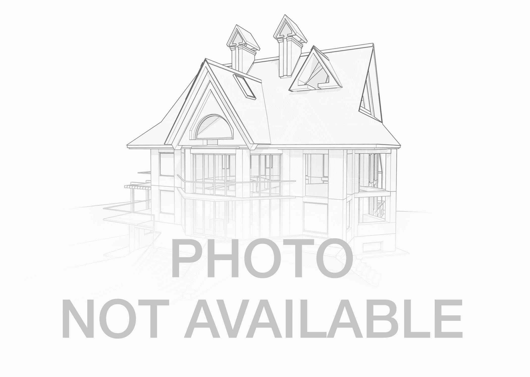 595 Ravinia Road 